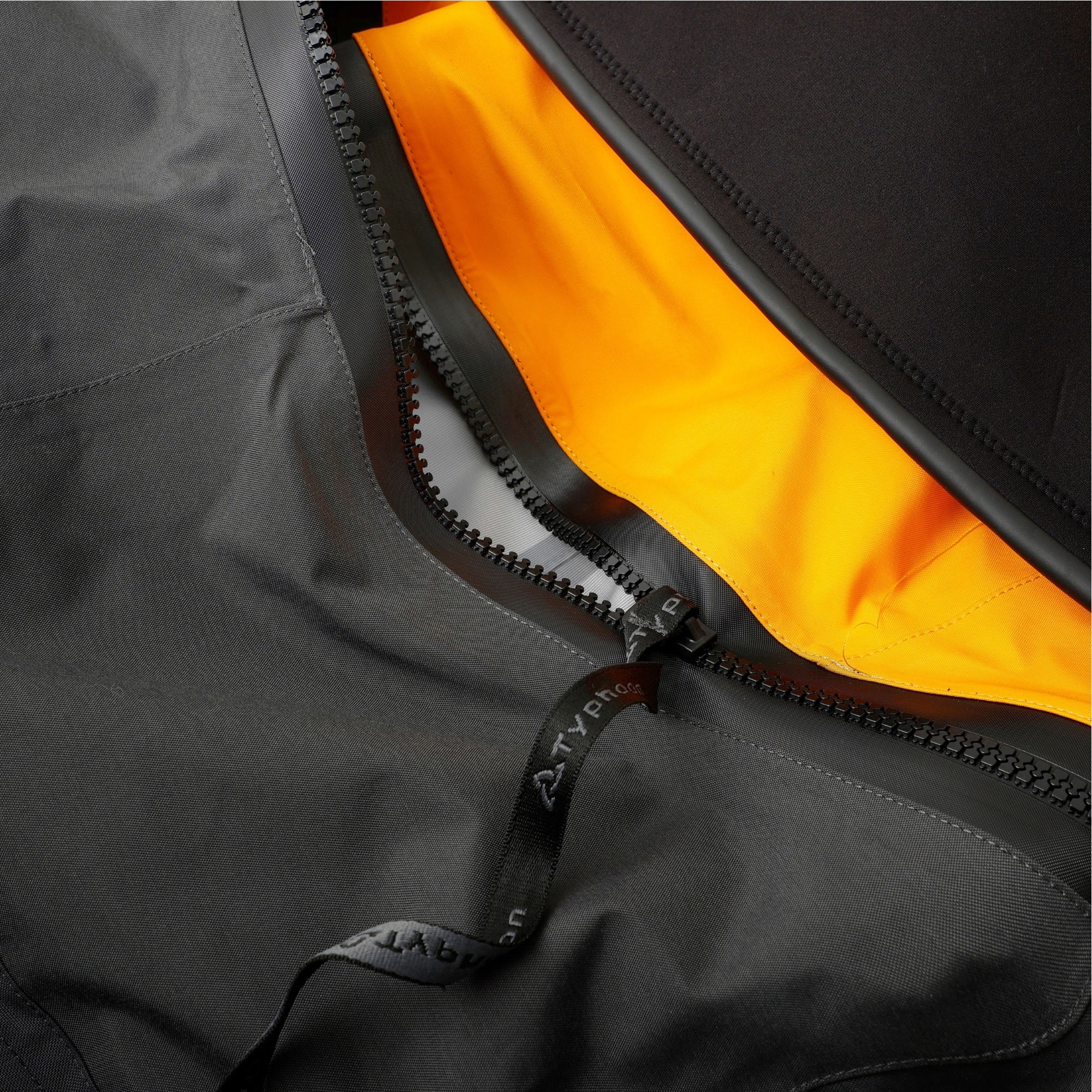 Typhoon Männer 2026 Seekajak Scharnier-Trockenanzug 100200-0016 - Tangerine / Grey